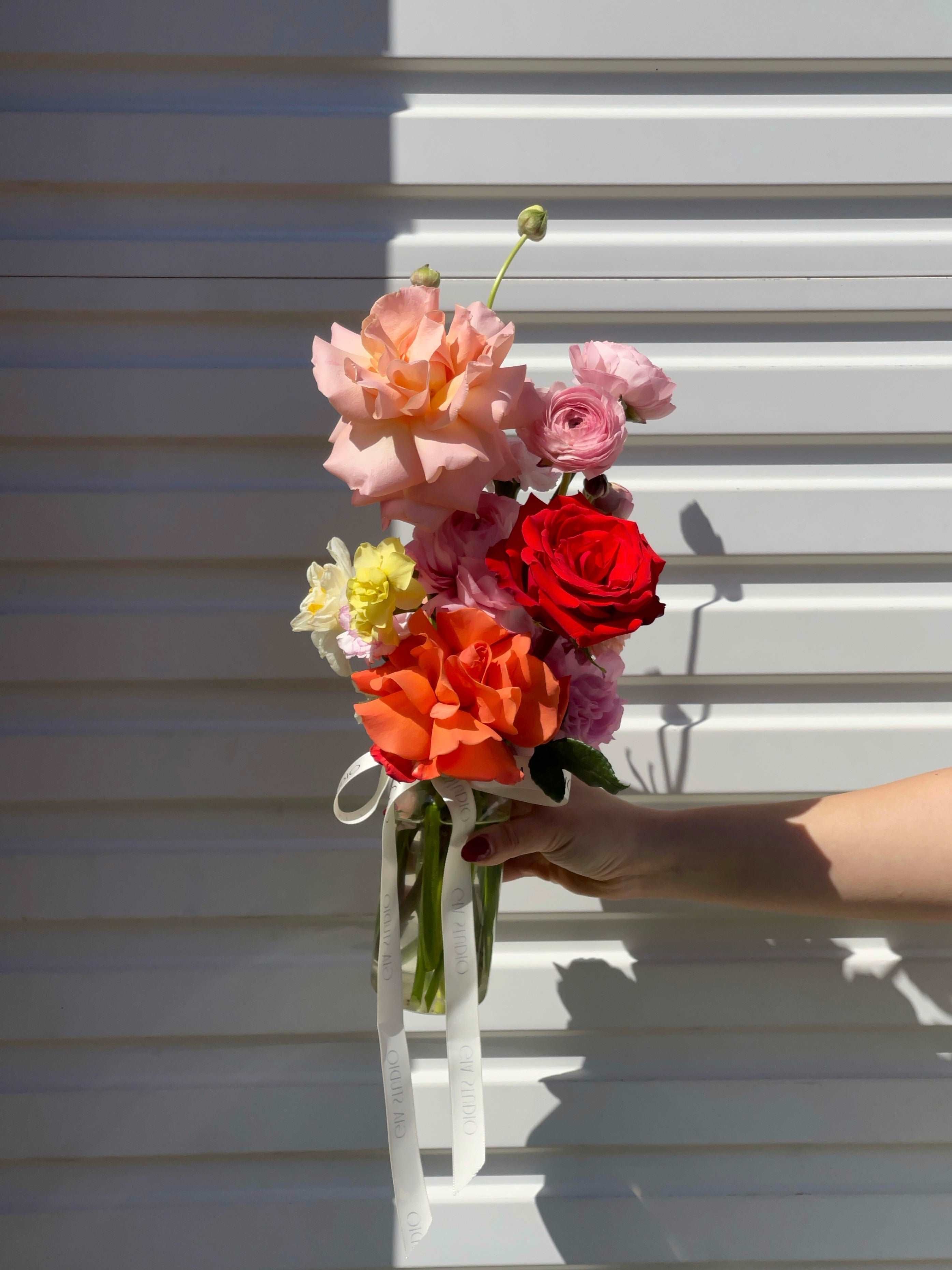 Gia Studio - Daily Vase with reflexed roses in bubble vase