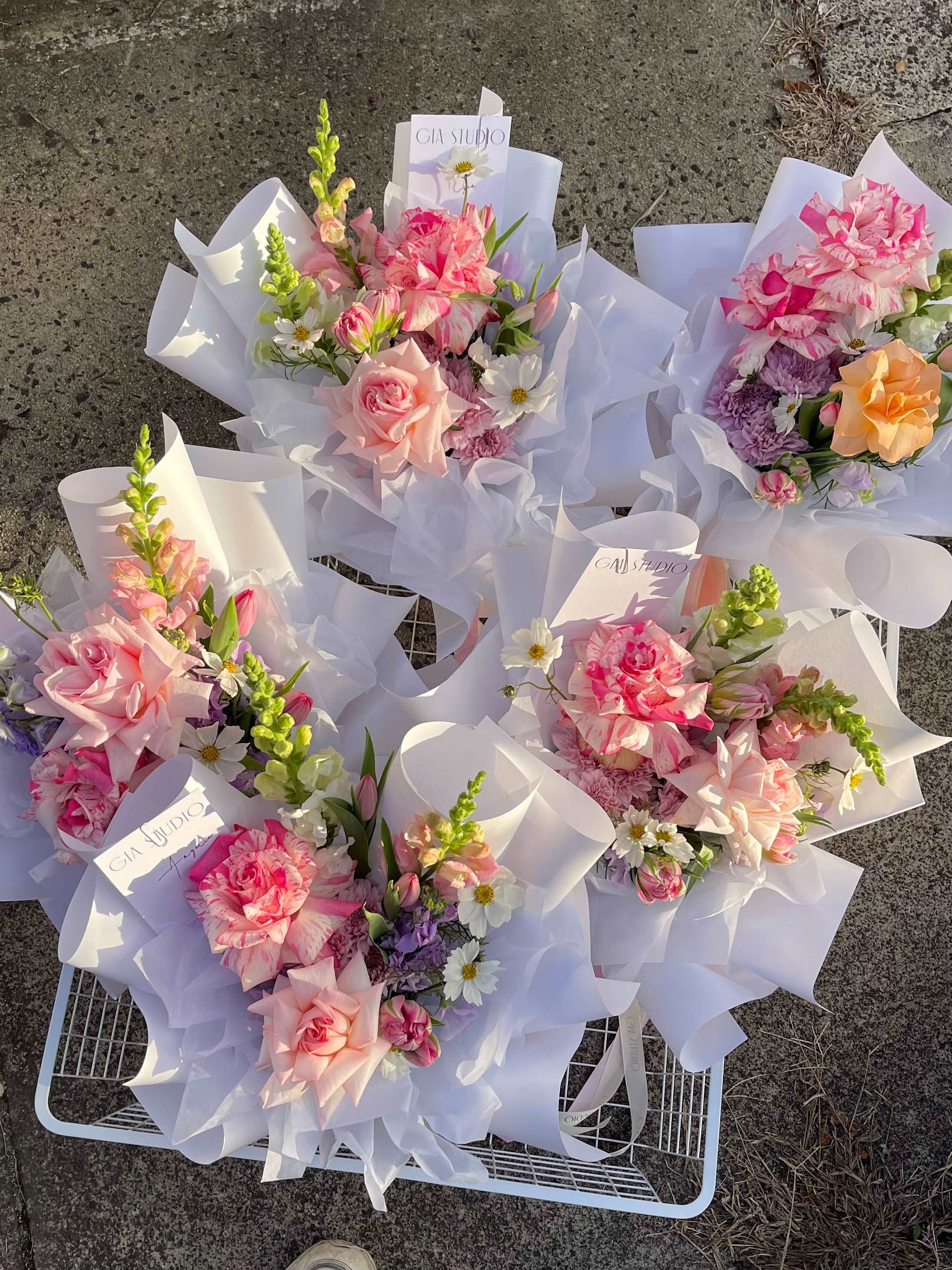 DAILY BLOOMS - GIA STUDIO