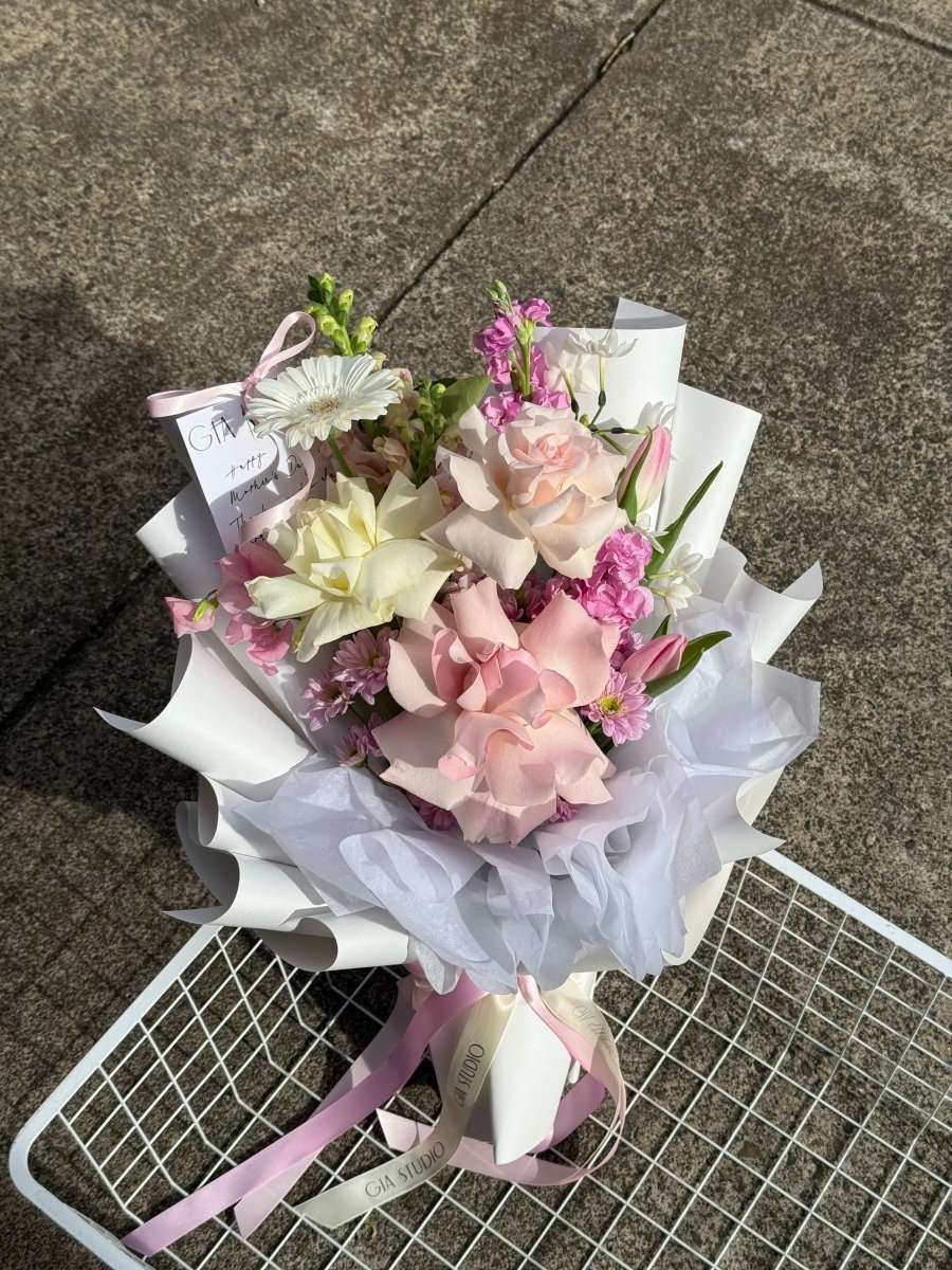 DAILY BLOOMS - GIA STUDIO