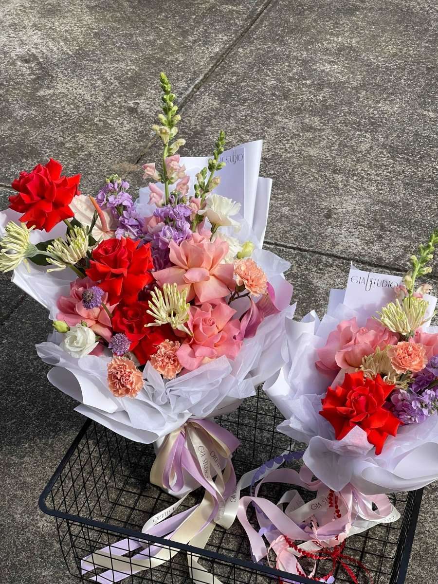 DAILY BLOOMS - GIA STUDIO