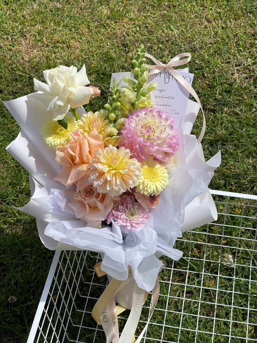 DAILY BLOOMS - GIA STUDIO