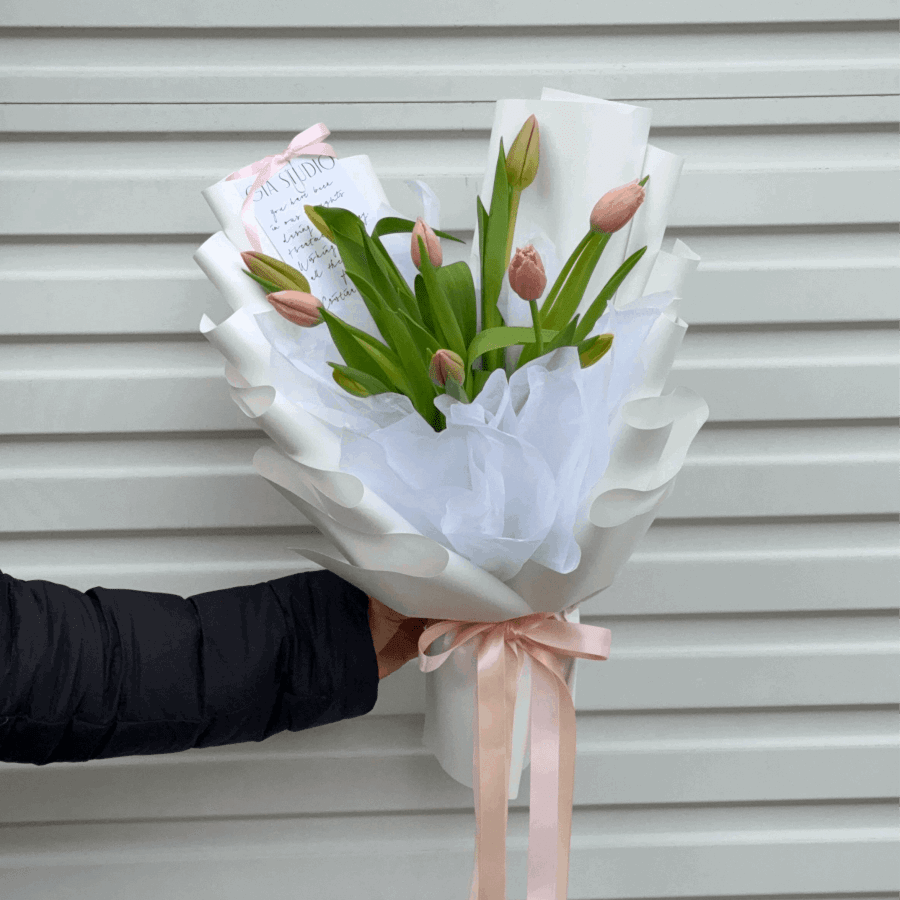TULIPS EN MASSE - GIA STUDIO